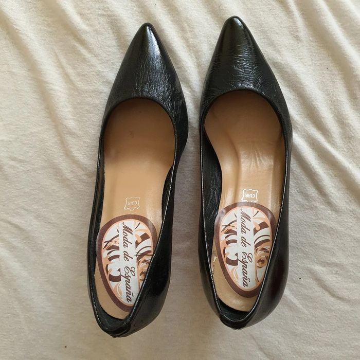 Pantofi cu toc negri din piele