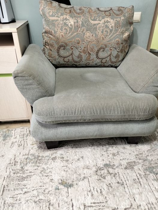 Продам диван и кресло