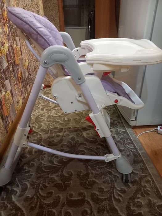 Продам столик для кормления