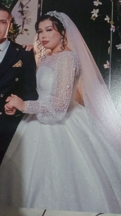 Oq koylak  yengi vecherniy koylak b/u