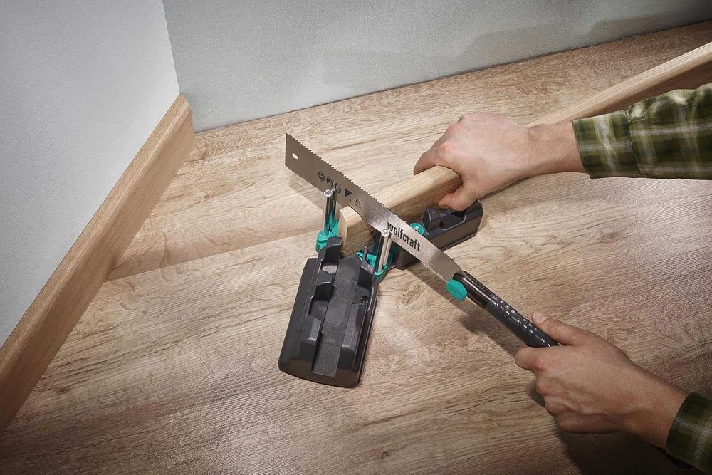 Комплект Wolfcraft стойка + трион за рязане на первази