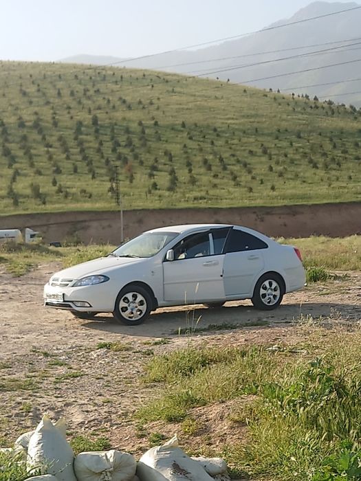 Jentra avtomobil