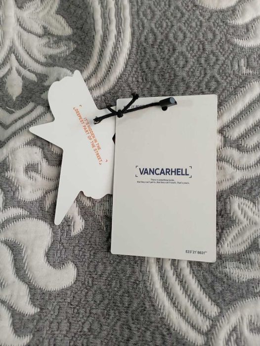 Продаю новую зип худи