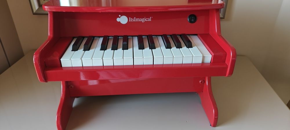 Детско дървено пиано