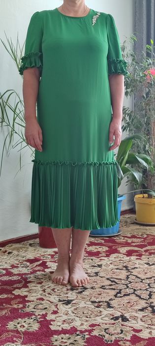 Продам 2 вечерних платьев