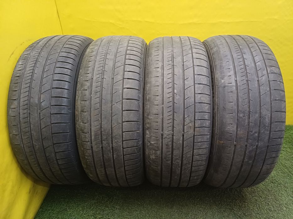 Шины 225/55 R17 Goodyear комплект.