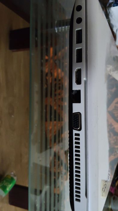 Laptop Toshiba alb