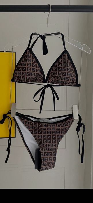 Costum de baie Fnd, Valentino, model 2026, preț fix