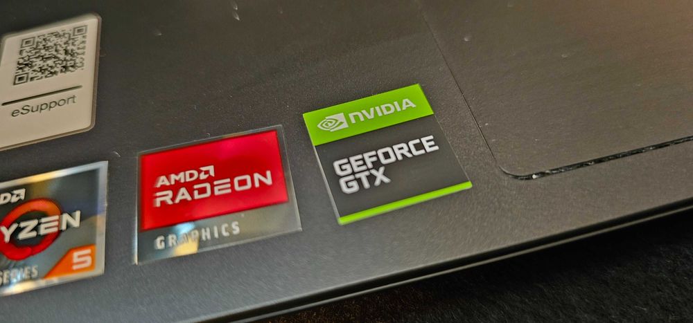 Лаптоп Lenovo AMD Ryzen 7 NVIDIA GeForce GTX 1650 RAM: 32 GB, SSD 2 TB