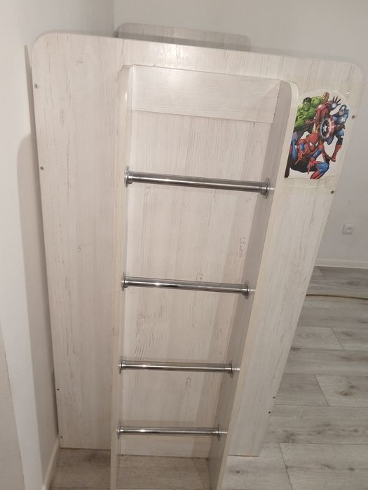 Двухярусный кровать