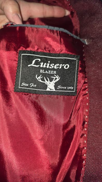 Set bărbătesc sacou si pantaloni. Sacou Luisero, visiniu, bumbac 100%, slim fit, mărimea 54, nou + pantaloni negri vâscoză, model pana, mărimea 34