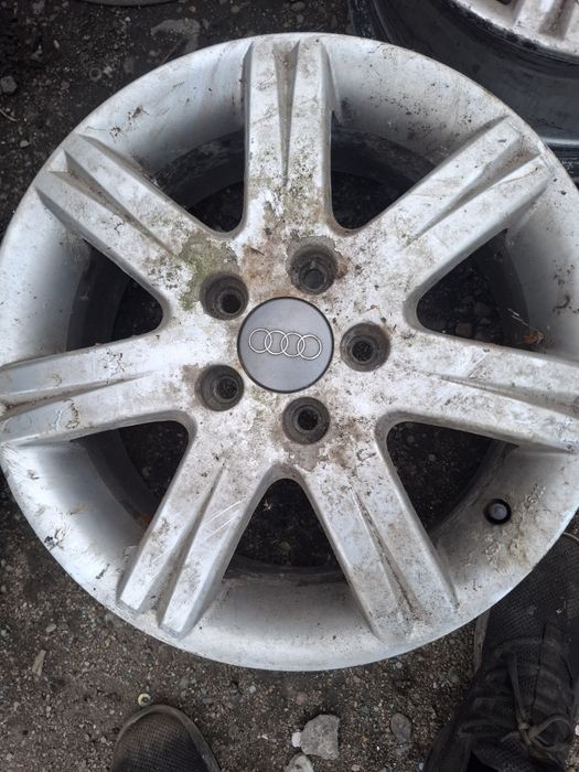 Vand 4 jante aliaj R 16 audi a4 vw passat b6
