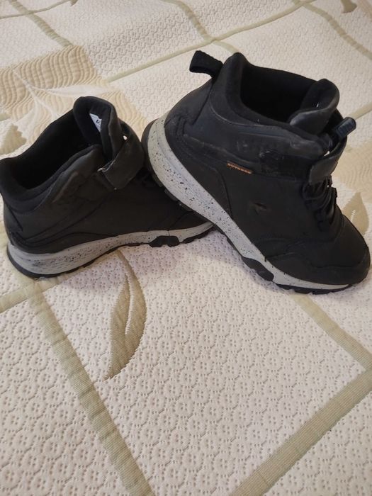 Черни зимни боти  Runners