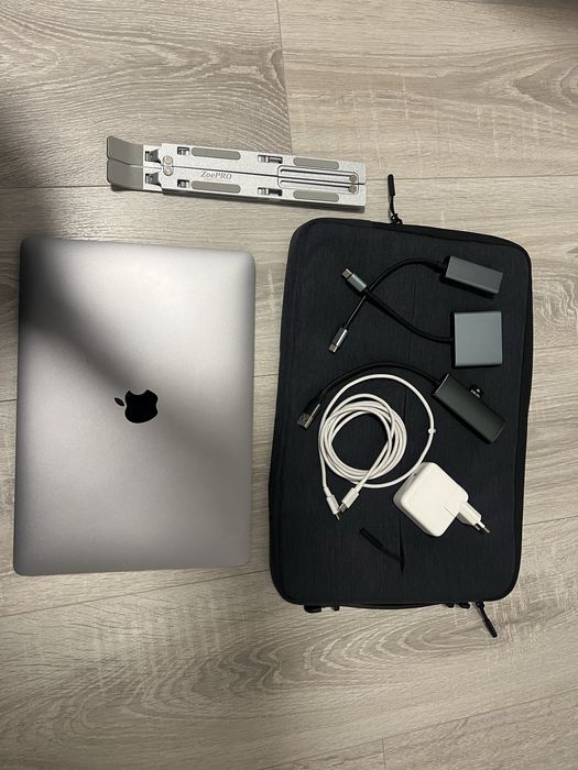 Macbook air 13’in stare foarte buna….