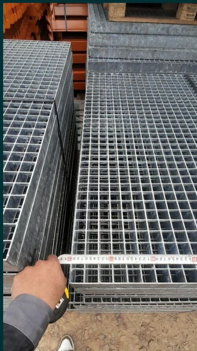 Grătare zincate galvanizate