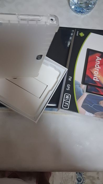 Прадаю  планшет новый