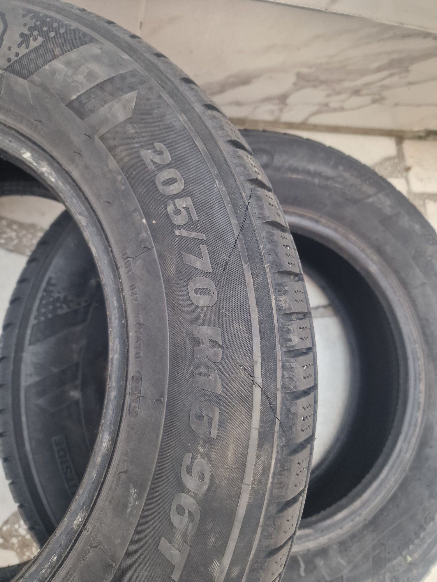 Гуми 205/70/15 Kumho гр. Якоруда • OLX.bg