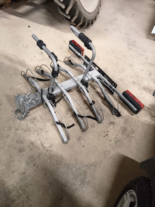 Suport pentru 4 biciclete