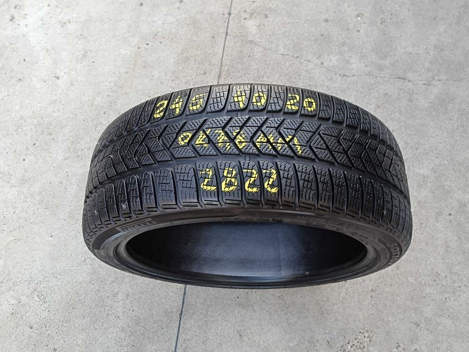 O anvelopa de iarna 245 40 20 pirelli sottozero 3 profil 7,8 dot 2822