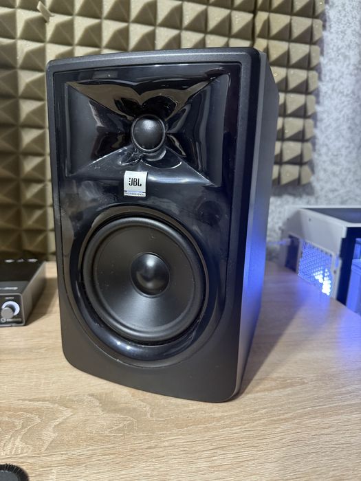 Колонки/студийные мониторы Jbl mkll 305p
