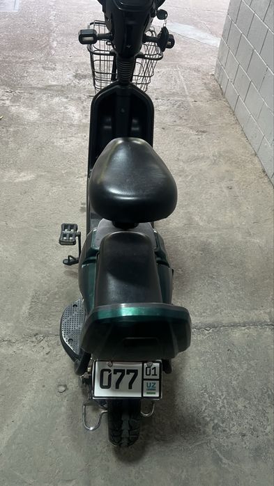 Yaxshi holatdagi elektr skuter.