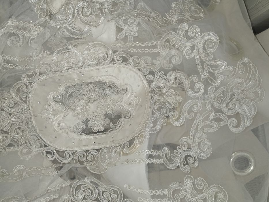 Парда сотилади кружевали