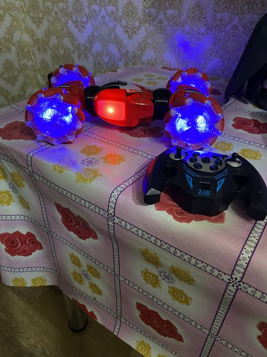 Продам машину детскую