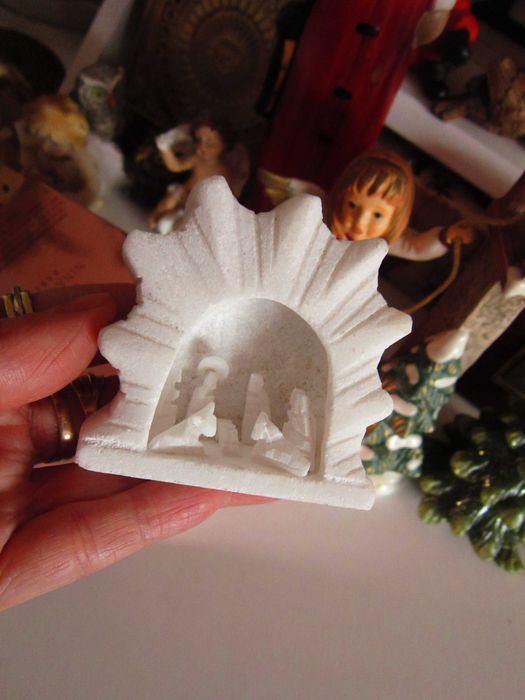 cadou rar Familia Sfanta  piatra alabaster miniatura 1970