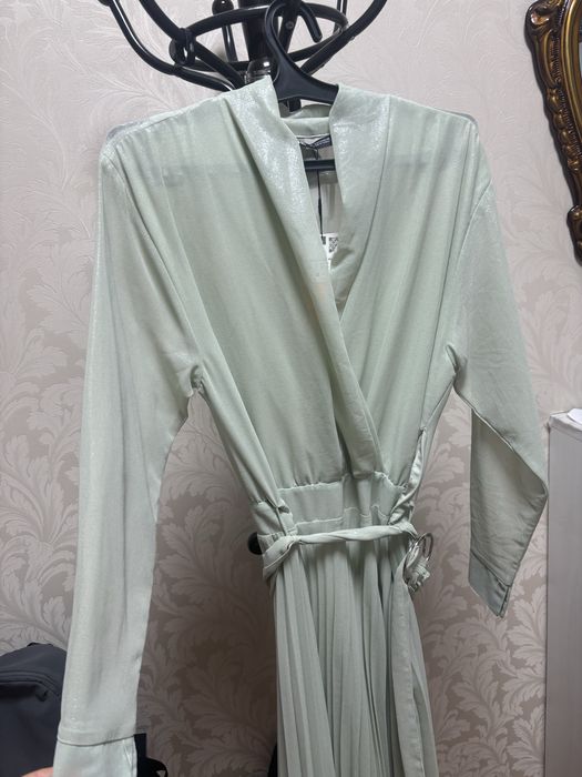 Продам летнее легкое платье от Zara