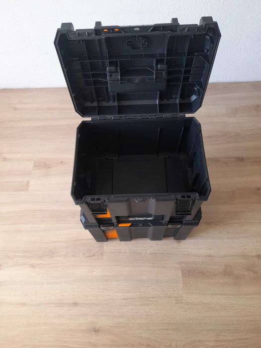 Dewalt куфар за инструменти