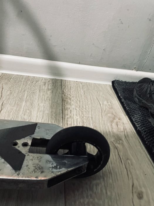 Трюковой самокат в идеальном состоянии