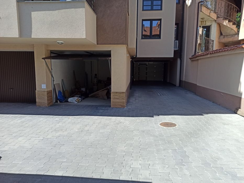 Дава се под наем Гараж / Паркомясто в Пазарджик, Окръжна болница - 17 кв.м за 66.3 € - Снимка #1