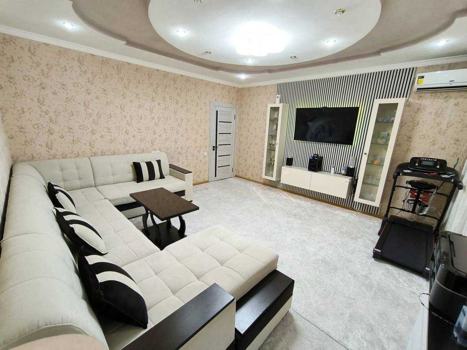 Продается квартира.Юнусабад 18 
Клиника Ихлос 
3/5/9.Ипотека есть