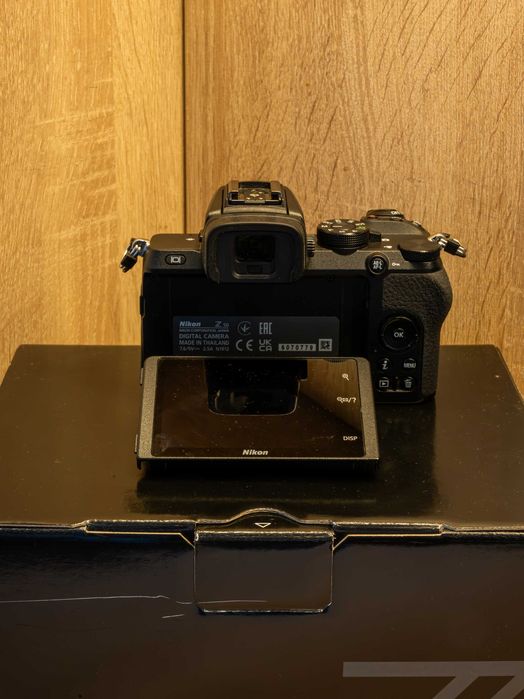 Nikon Z50 с китов обектив DX 16-50 3.5-6.3F и две батерии