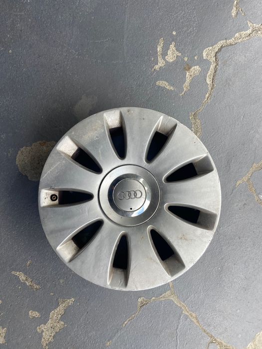 Vând/Schimb jante Audi A6 originale compatibile cu Passat B6- 4 bucăți ( eventual un schimb cu jante de logan ncv 2010)