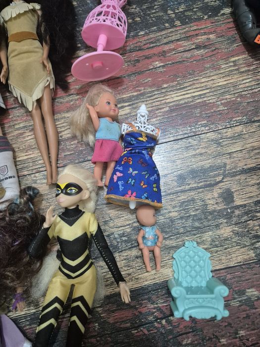 Lot papusi barbie mattel