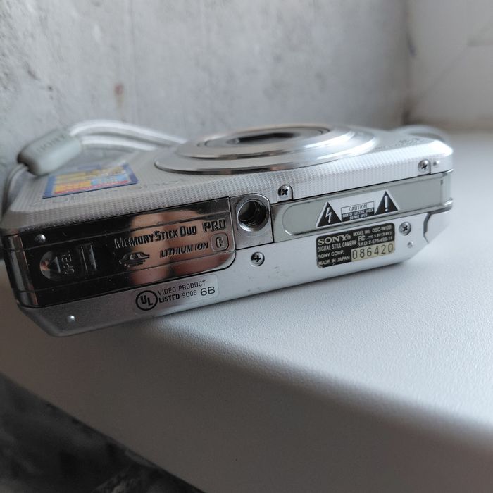 Продам фотоаппарат SONY  DSC W- 100