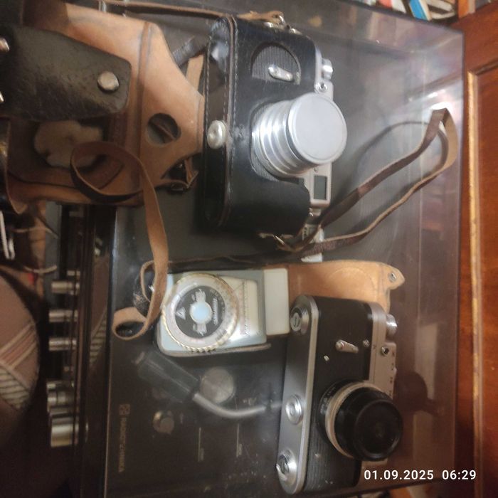 Фотоаппарат Зоркий 4 и фото экспонометр Ленинград