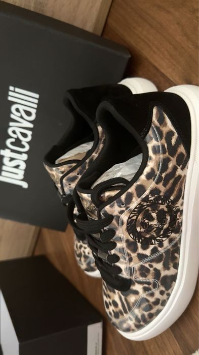 Оригинални обувки Just cavalli и Adidas Terrex
