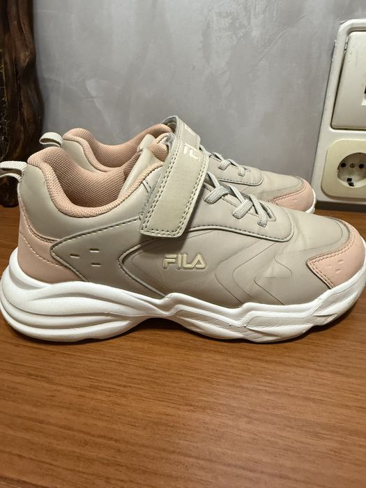 Fila маратонки 36 номер