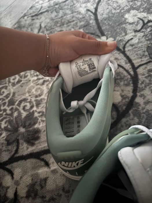 Air jordan 4 rm