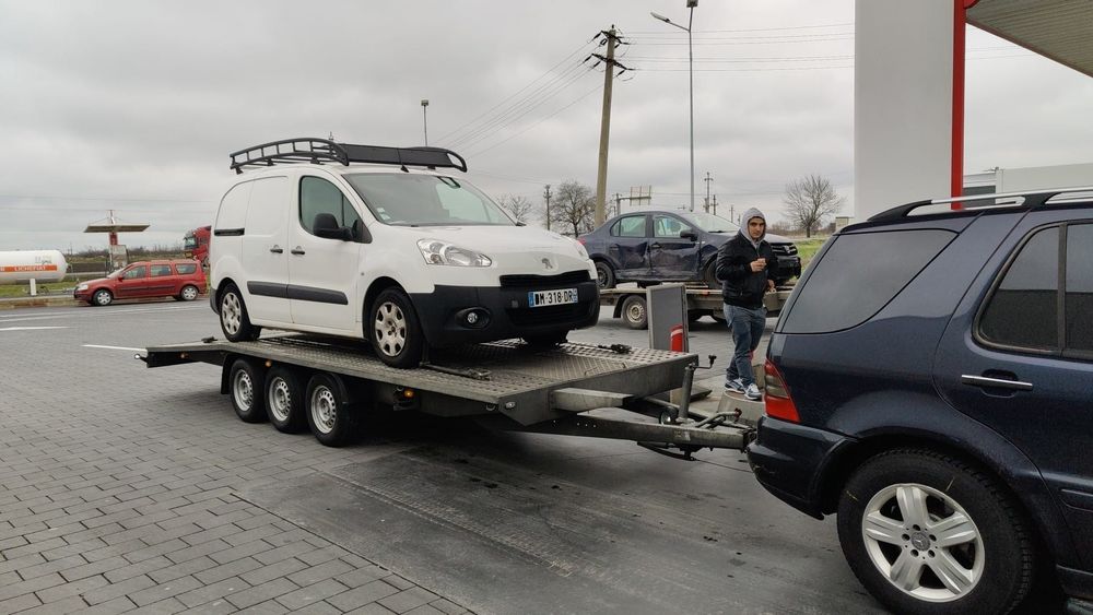 Tractari auto asistenta rutiera non stop platforma libera Arad