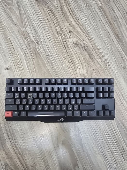 продам клавуитура asus rog claymore core