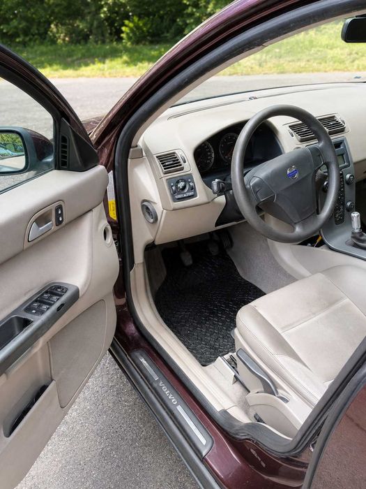 Volvo S40 1.8 бензин 2005 купено ново от Мото Пфое