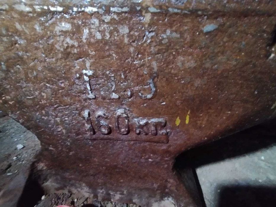 Наковальня металлическая в хорошем состоянии 160кг сделанная в СССР