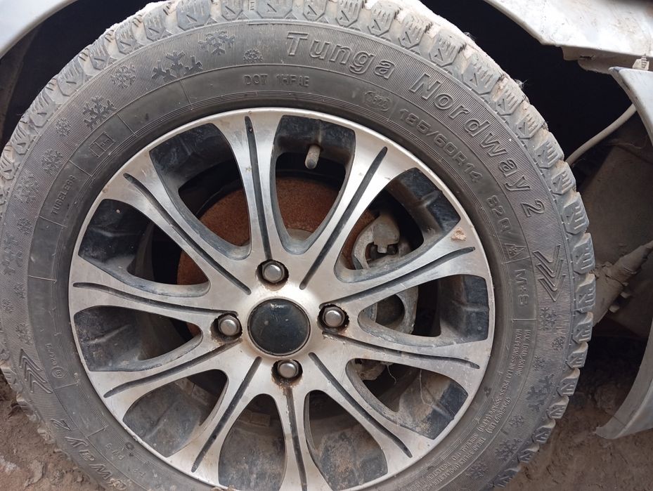 Продам шины с дисками R14