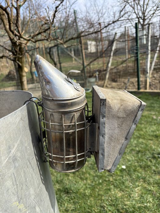 Centrifuga manuala de scos miere din aluminiu + cadou afumator albine