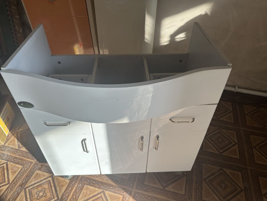 Тумба тумбочка раковина ванна