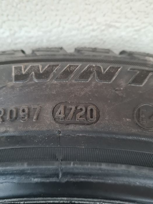 Зимни гуми 4 PIRELLI StottoZero3 245 40 R18 дот 4720