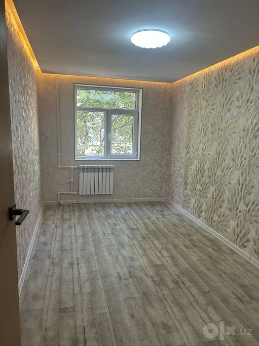 Продаётся 3х комнатная квартира в городе Чирчик 4 микрорайон